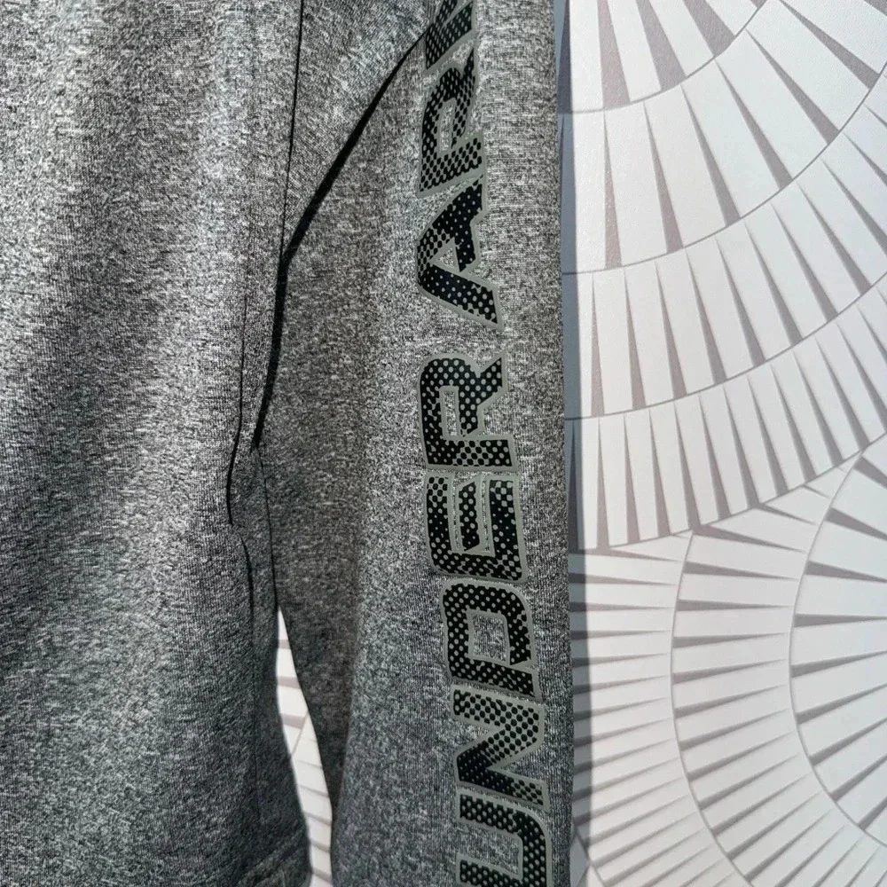 Under ARMOUR‎ Youth Large Long Sleeve Hooded Shirt